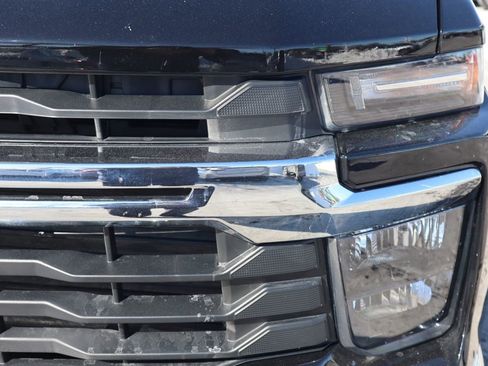 Used 2025 Chevrolet Silverado 2500 LT w/ Convenience Package image 17