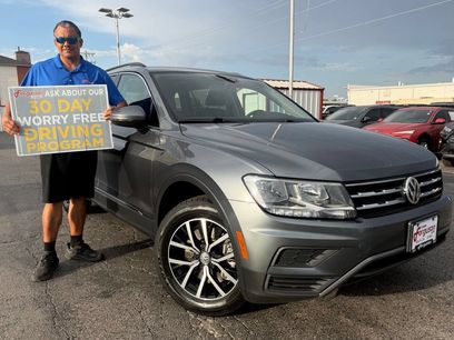 Used 2021 Volkswagen Tiguan SE w/ Panoramic Sunroof Package