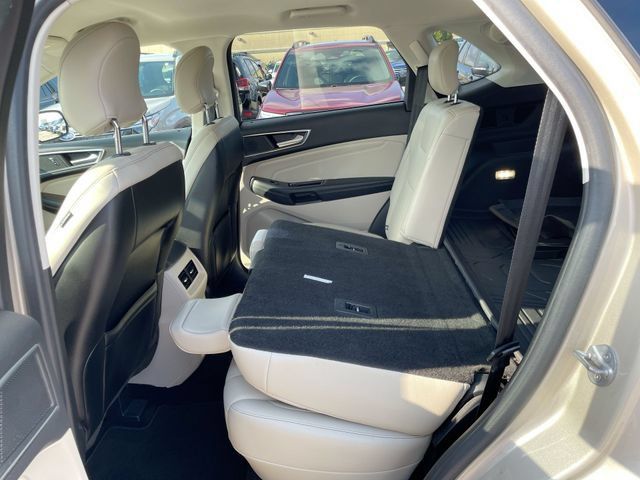 Used 2017 Ford Edge Titanium w/ Technology Package AWD/4WD image 14