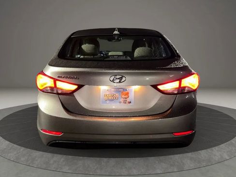 Used 2016 Hyundai Elantra SE image 9