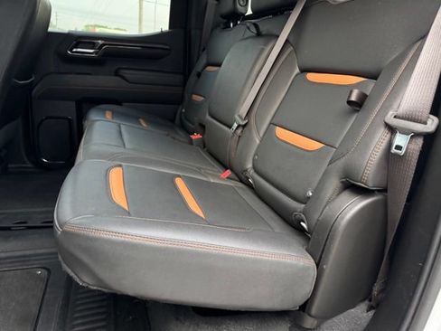 Used 2023 GMC Sierra 1500 AT4 w/ AT4 Preferred Package AWD/4WD image 13
