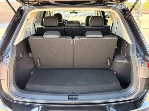 Used 2023 Volkswagen Tiguan SE w/ Panoramic Sunroof Package FWD image 19