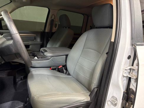 Used 2020 RAM 1500 Classic SLT image 15