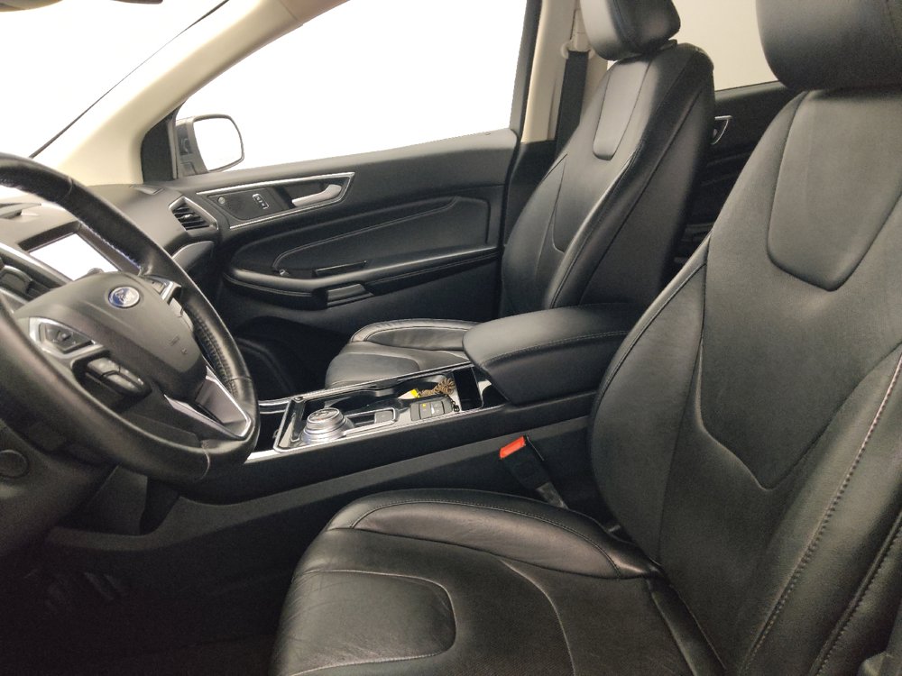 Used 2020 Ford Edge Titanium w/ Equipment Group 301A FWD image 17