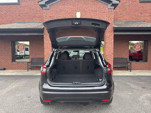 Used 2021 Nissan Rogue Sport S image 36