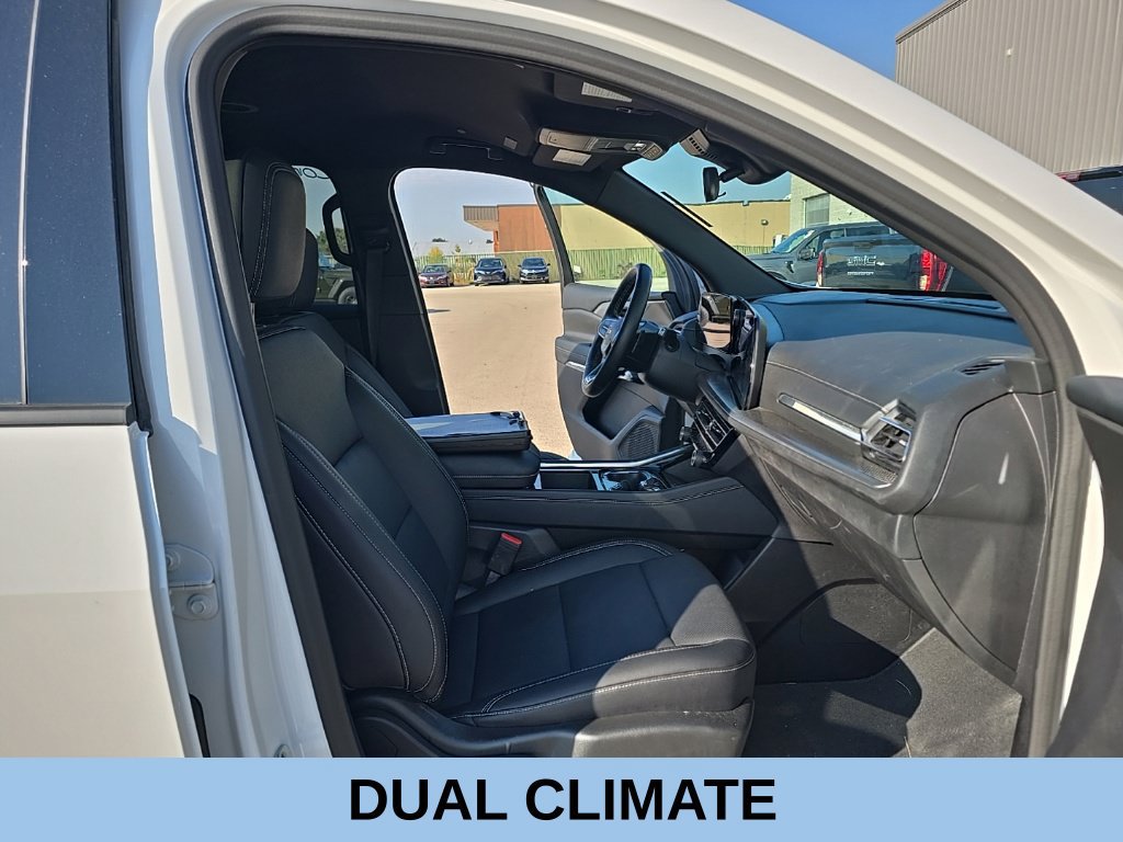Used 2026 Chevrolet Traverse LT AWD/4WD image 19