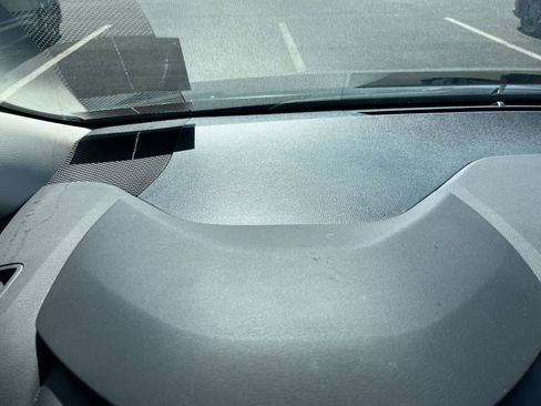 Used 2025 Toyota Corolla LE image 33