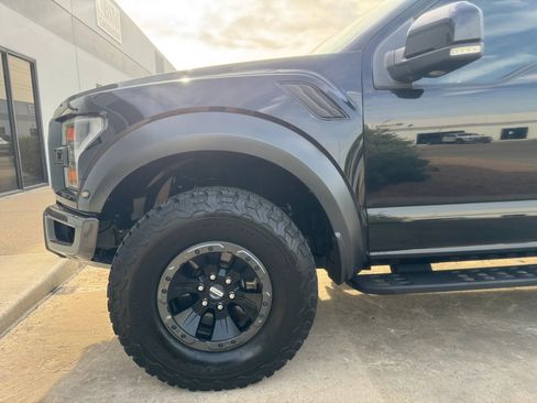 Used 2017 Ford F150 Raptor w/ Equipment Group 802A Luxury image 15