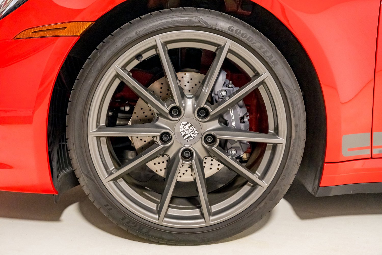 Used 2024 Porsche 911 Carrera T RWD image 12
