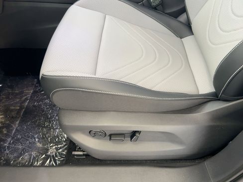 New 2026 Volkswagen Tiguan SE R-Line image 14