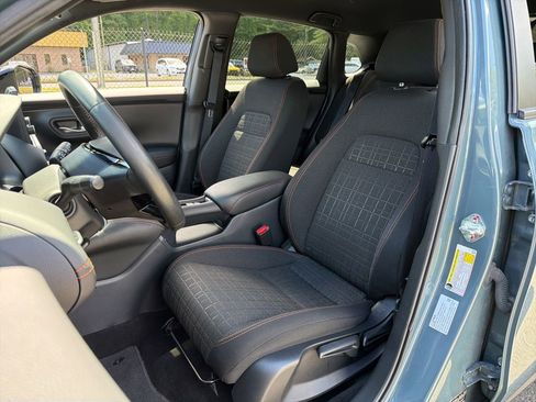 Used 2024 Honda HR-V Sport image 17