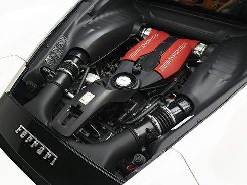 Used 2016 Ferrari 488 GTB Base image 50