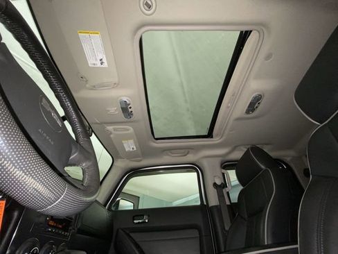 Used 2010 HUMMER H3T Luxury w/ Appearance Package image 20