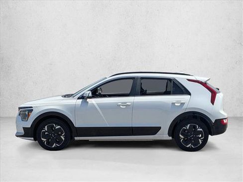 Used 2025 Kia Niro Wind FWD image 8