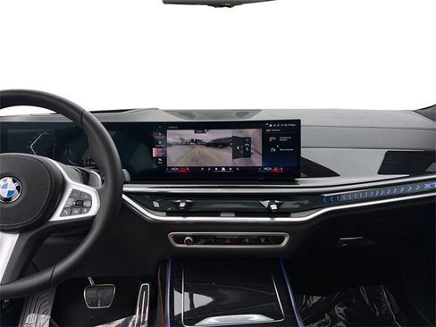 Used 2026 BMW X7 xDrive40i w/ M Sport Package image 14