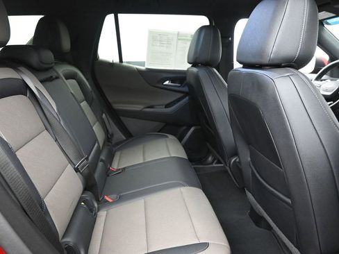 Used 2025 Chevrolet Equinox LT w/ Convenience Package II image 8