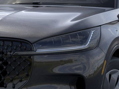 New 2026 Lincoln Aviator AWD w/ Jet Appearance Package image 17