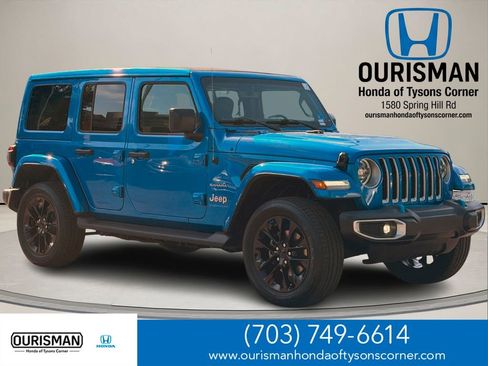 Used 2023 Jeep Wrangler Unlimited Sahara AWD/4WD image 1