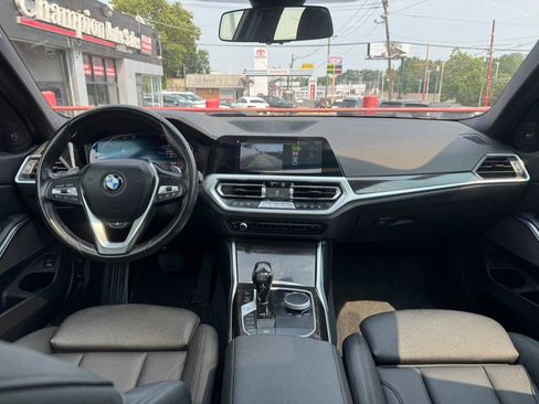 Used 2021 BMW 330i xDrive Sedan w/ Premium Package AWD/4WD image 43