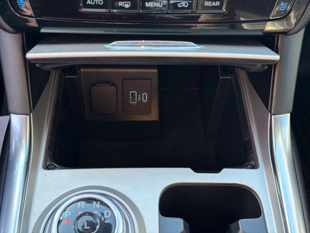 Used 2023 Ford Explorer Limited w/ Equipment Group 301A AWD/4WD image 20