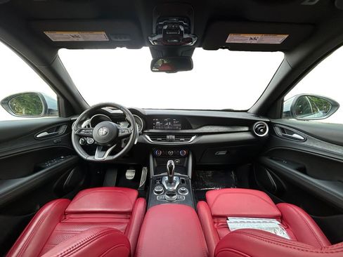 Used 2022 Alfa Romeo Stelvio Sprint image 13