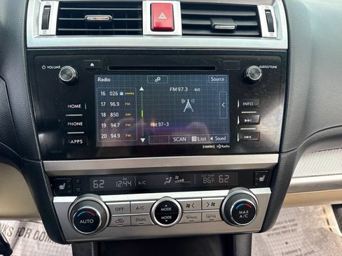 Used 2017 Subaru Outback 2.5i Premium AWD/4WD image 30