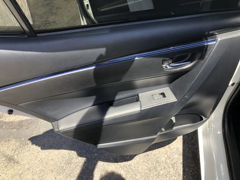 Used 2018 Toyota Corolla SE w/ Carpet Mat Package (TMS) FWD image 27