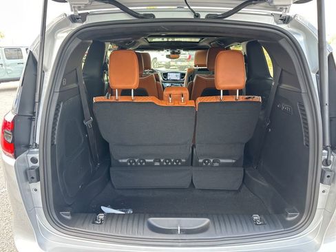 New 2026 Chrysler Pacifica Pinnacle w/ Trailer Tow Group image 45