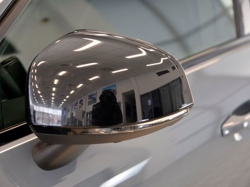 Used 2023 Volvo C40 P8 Recharge Plus image 12