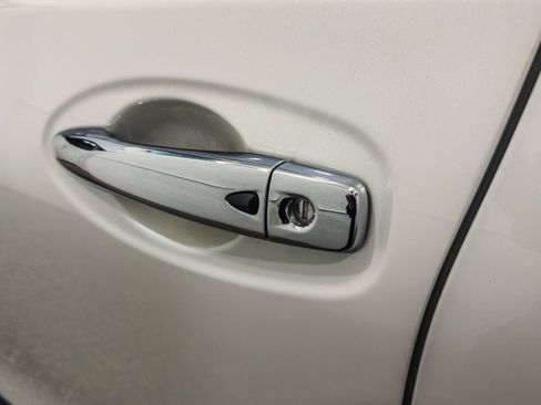 Used 2017 Nissan Rogue SV image 10