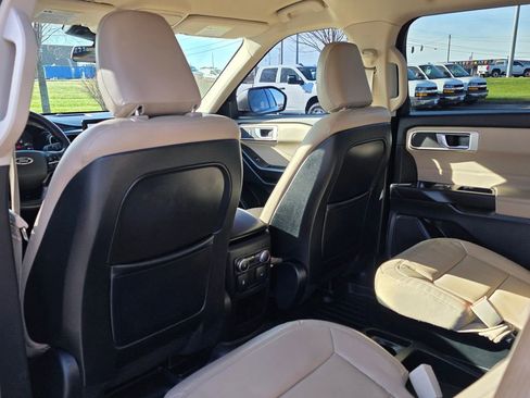 Used 2020 Ford Explorer XLT w/ Equipment Group 202A image 30