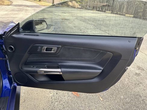 Used 2016 Ford Mustang Shelby GT350 w/ Technology Package image 15