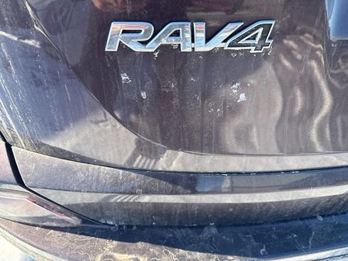 Used 2018 Toyota RAV4 XLE image 5