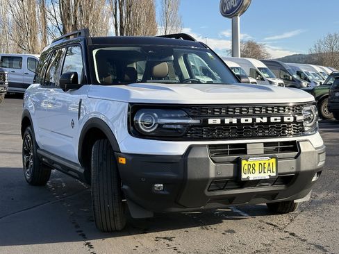 New 2025 Ford Bronco Sport Outer Banks w/ Outer Banks Tech Package+ AWD/4WD image 3
