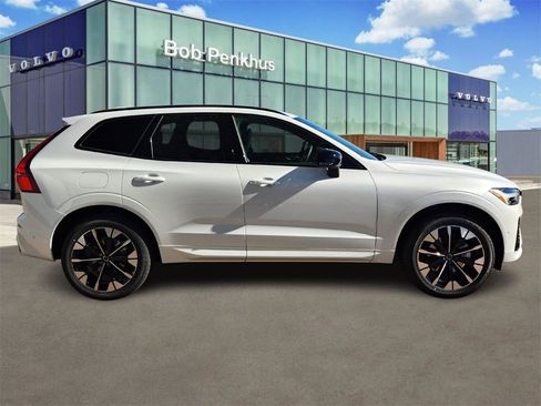 New 2026 Volvo XC60 B5 Plus w/ Protection Package Premier image 27