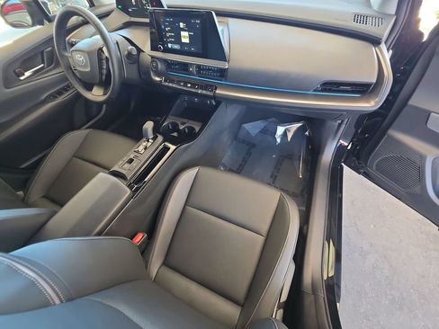 Used 2026 Toyota Prius XLE FWD image 30