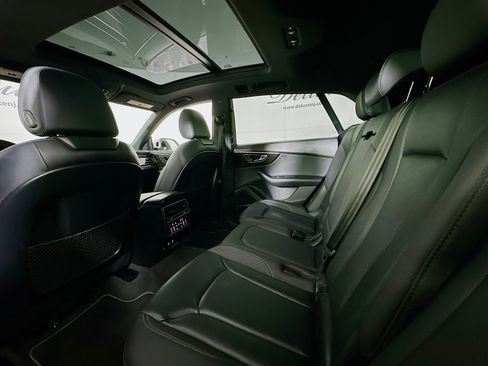 Used 2022 Audi Q8 Premium Plus w/ Premium Plus Package image 24