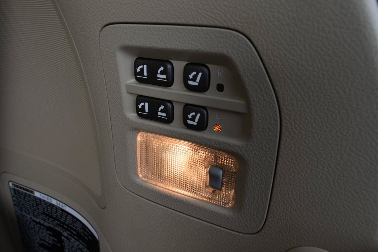 Used 2013 Lexus LX 570 4WD w/ Luxury Pkg image 49