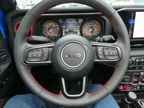 Used 2024 Jeep Wrangler Unlimited Rubicon w/ Technology Group image 33