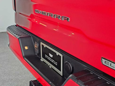 Used 2022 GMC Sierra 1500 Elevation image 13