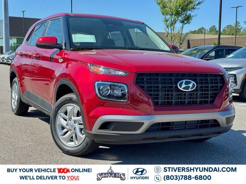 Certified 2025 Hyundai Venue SE image 1