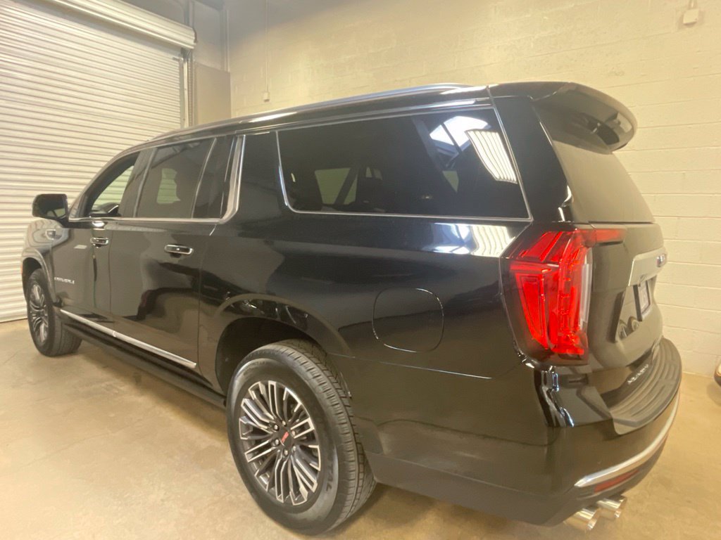 Used 2021 GMC Yukon XL Denali w/ Denali Premium Package AWD/4WD image 7
