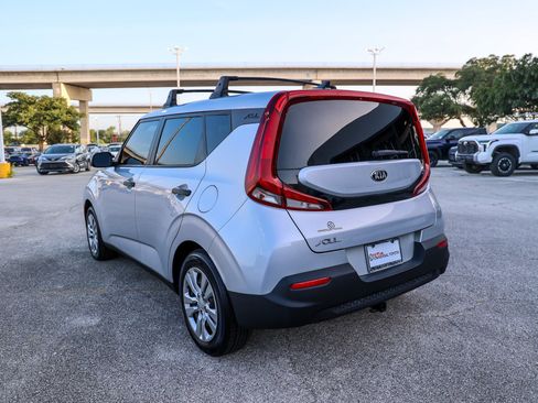 Used 2020 Kia Soul LX FWD image 9