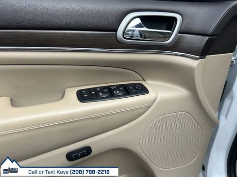 Used 2018 Jeep Grand Cherokee Overland image 18