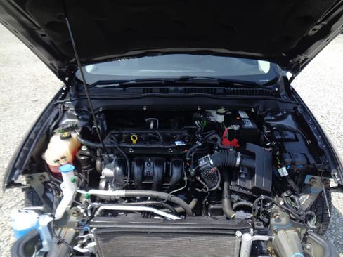 Used 2017 Ford Fusion SE FWD image 11