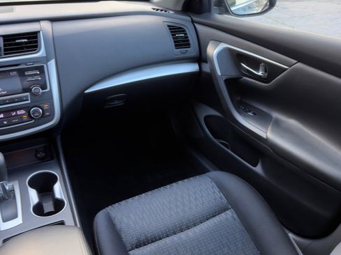 Used 2016 Nissan Altima 2.5 SV w/ Convenience Package image 37