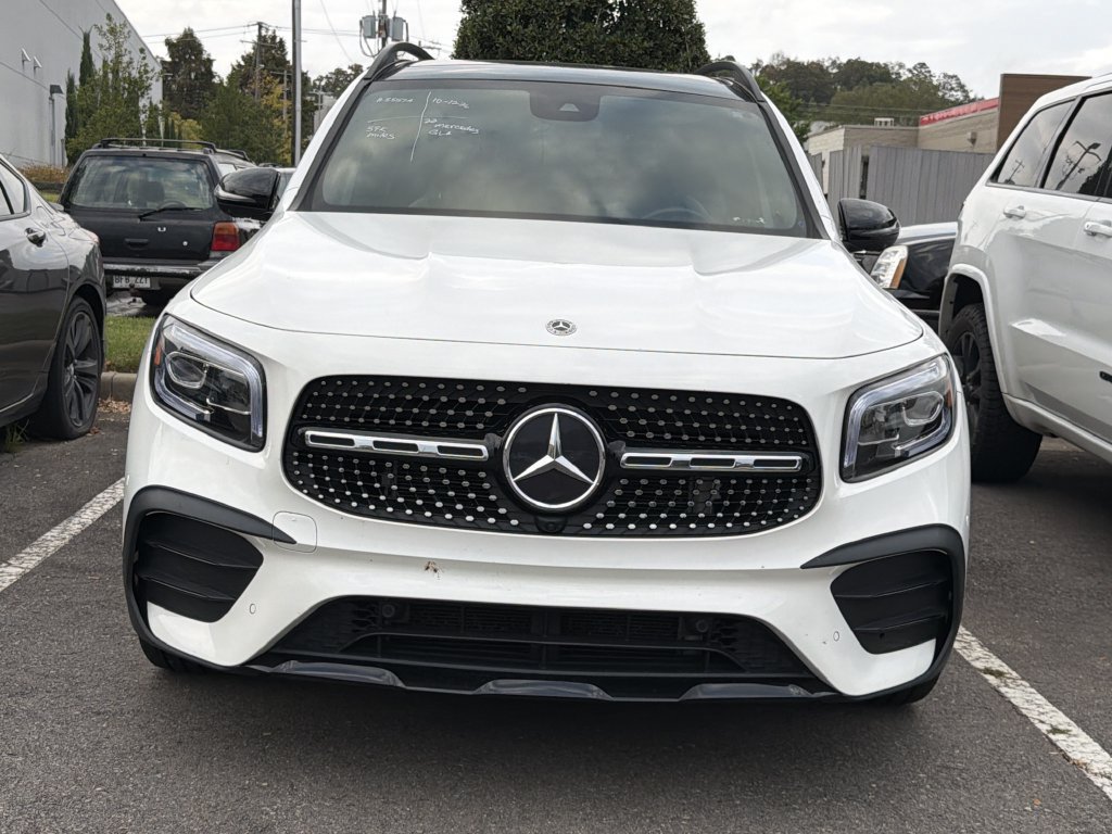 Used 2022 Mercedes-Benz GLB 250 4MATIC image 2