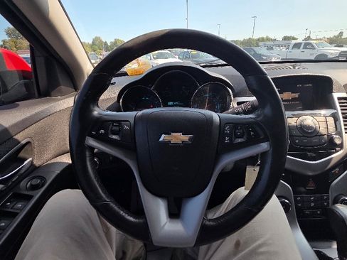 Used 2016 Chevrolet Cruze LT image 17