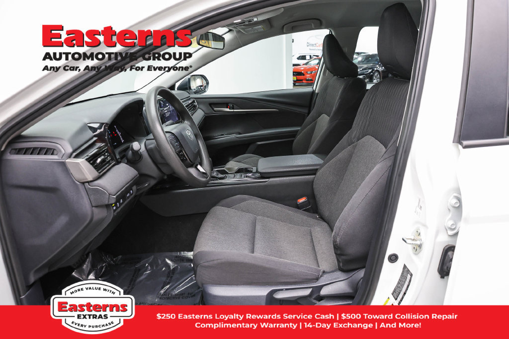 Used 2025 Toyota Camry LE FWD image 15