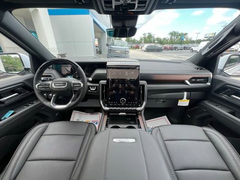New 2026 GMC Yukon Denali w/ Denali Reserve Package AWD/4WD image 2